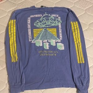 NFID M Men’s Graphic Long Sleeve Shirt UFO pyramid, - Purple with Yellow Accents
